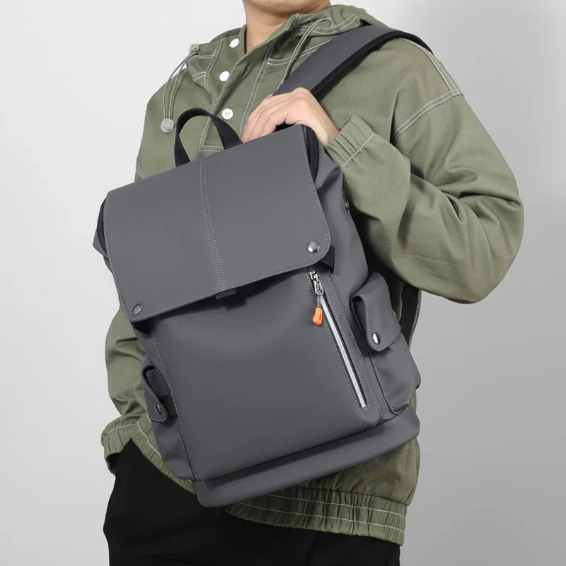 sac a dos en cuir pour homme format EasyJet